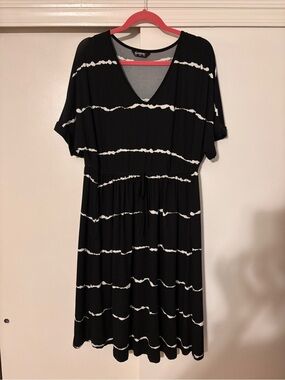BloomChic Black and White Striped V-Neck Women's Dress